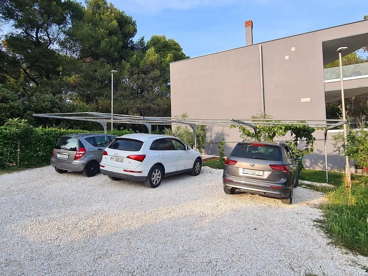 Villa Black & White Pula