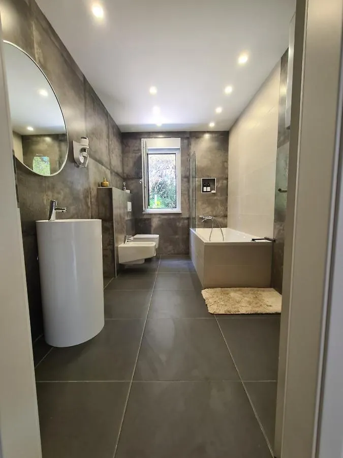Black & White Pula Villa